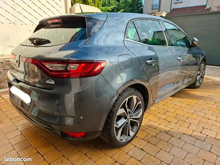 Renault Megane 2017 photo 2