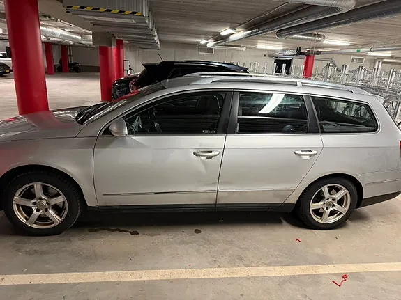 Volkswagen Passat 2009 photo 2