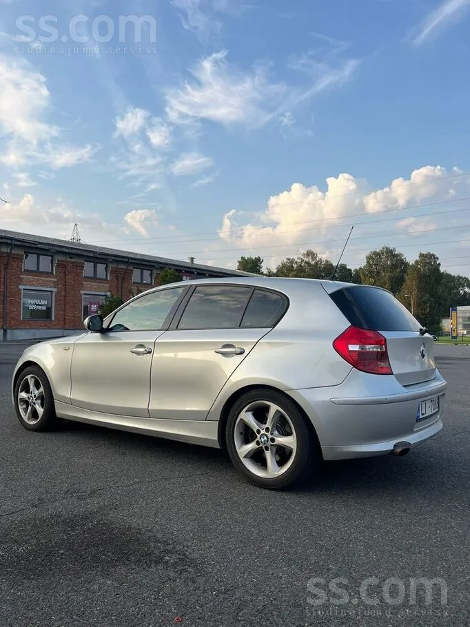 BMW 1 Series 2010 photo 3