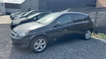Opel Astra 2012 photo 2