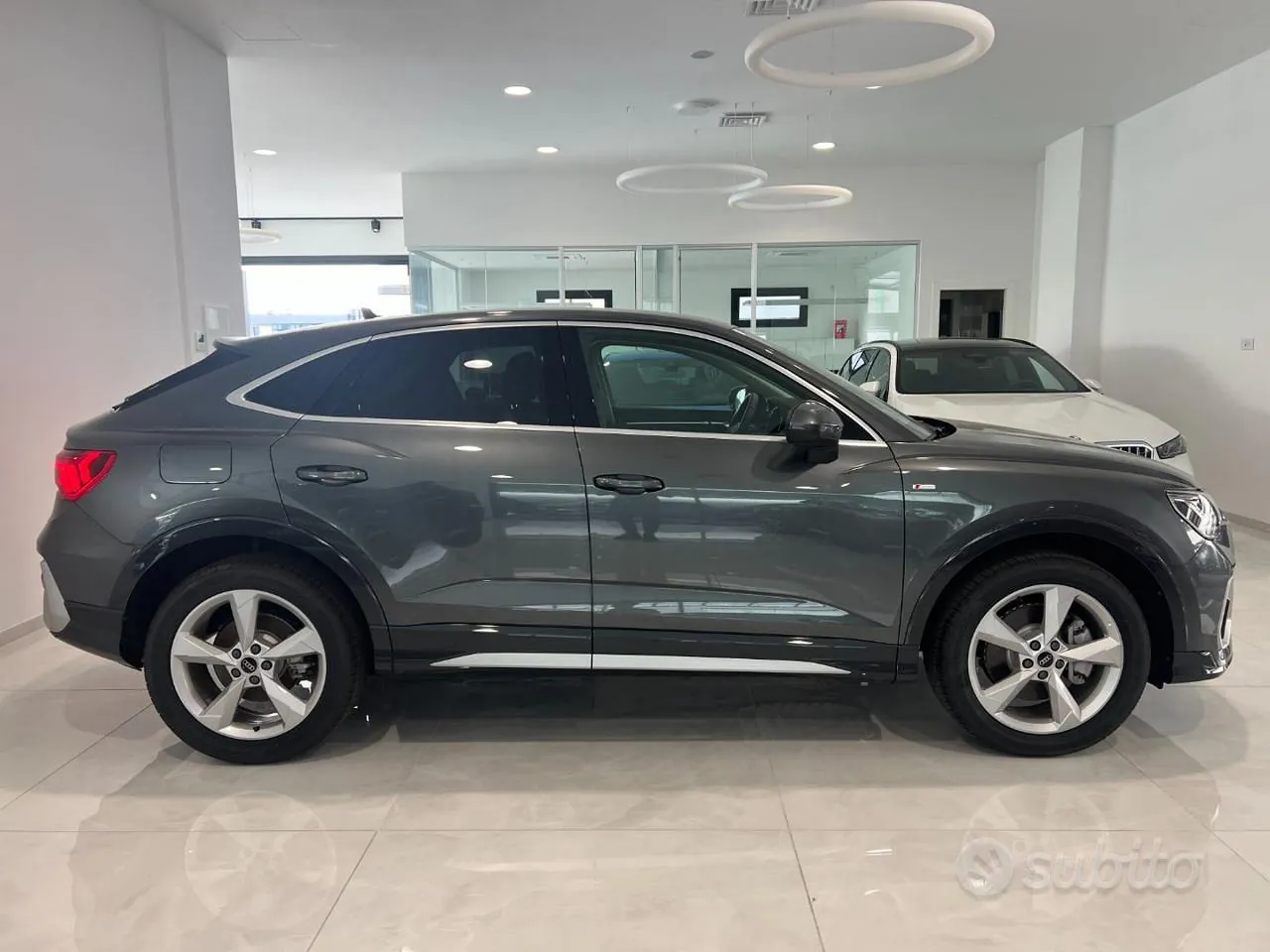 Audi Q3 2023 photo 3