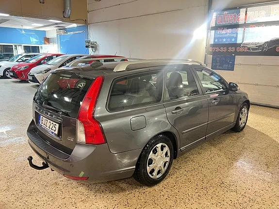 Volvo V50 2011 photo 4