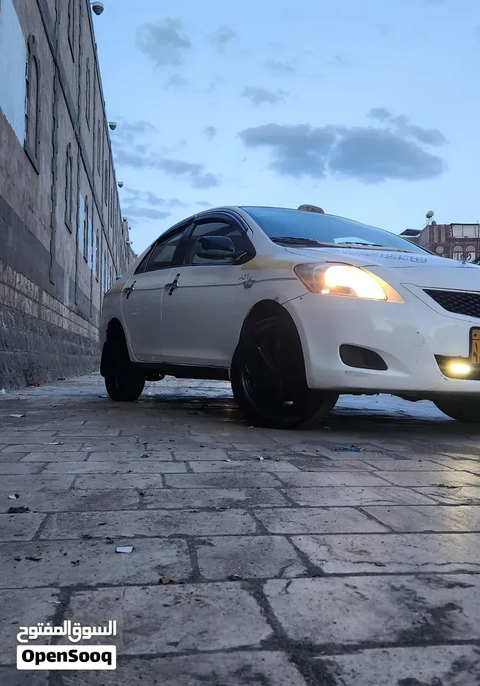 Toyota Yaris 2007 photo 2