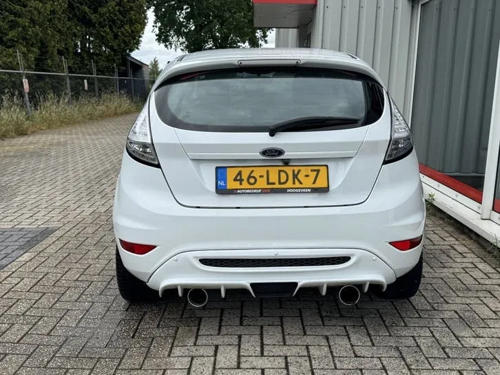 Ford Fiesta 2010 photo 3