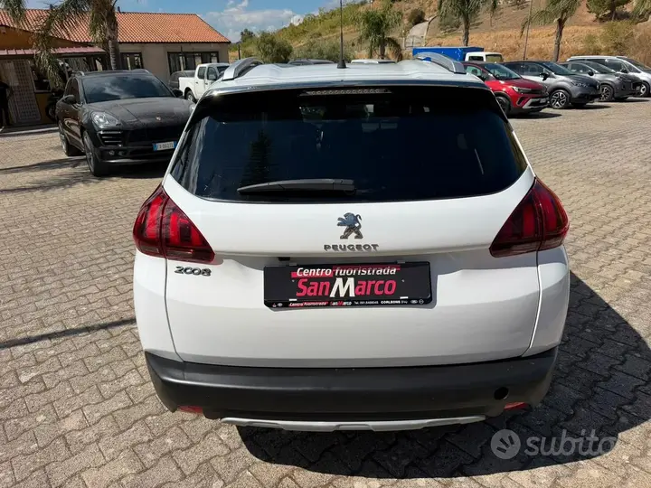Peugeot 2008 2017 photo 5