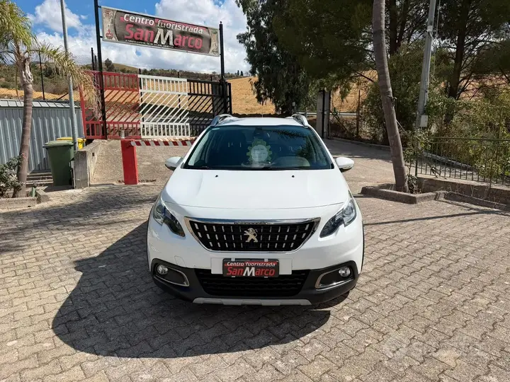 Peugeot 2008 2017 photo 2
