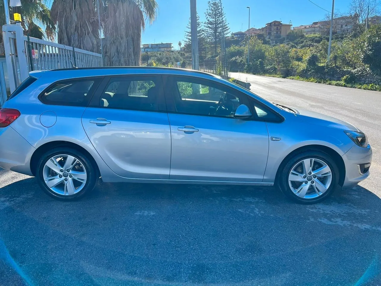 Opel Astra 2013 photo 3