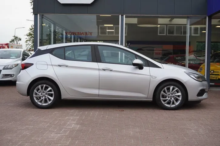 Opel Astra 2020 photo 3