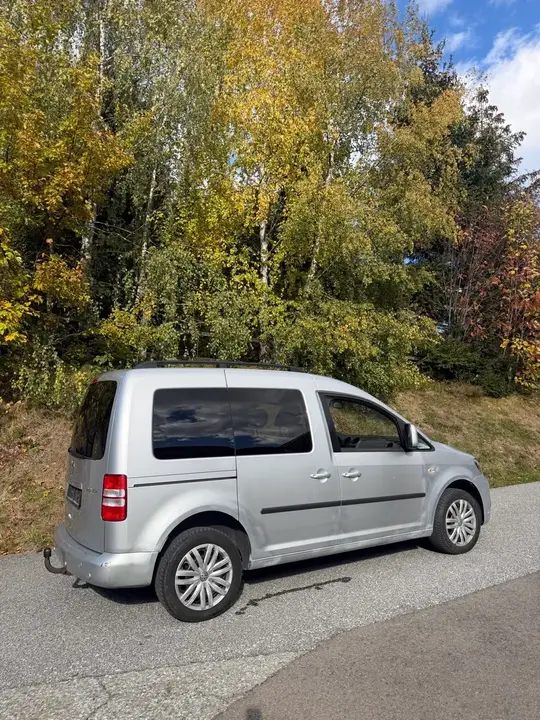 Volkswagen Caddy 2011 photo 2