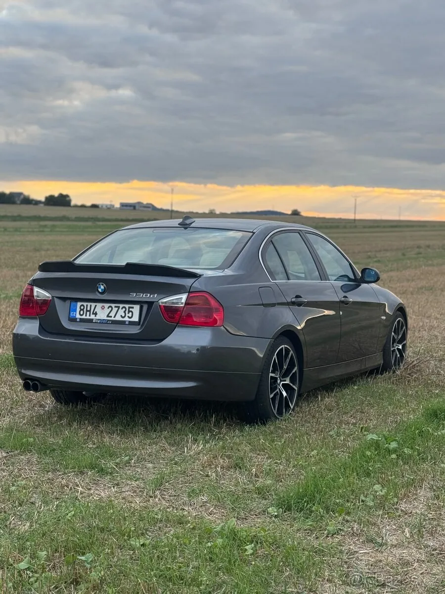 BMW E90 2007 photo 4
