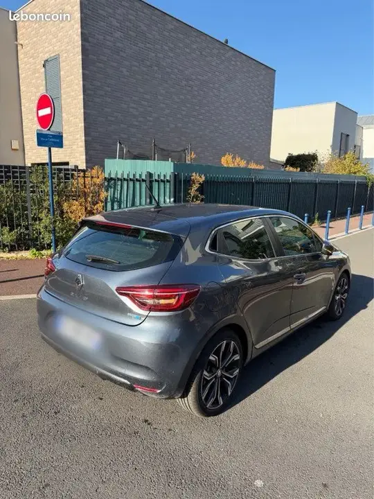 Renault Clio 2021 photo 2