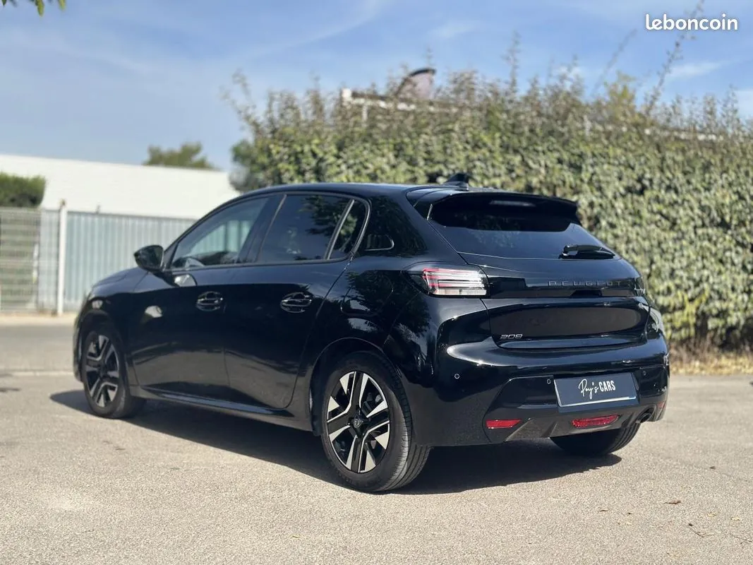Peugeot 208 2024 photo 3
