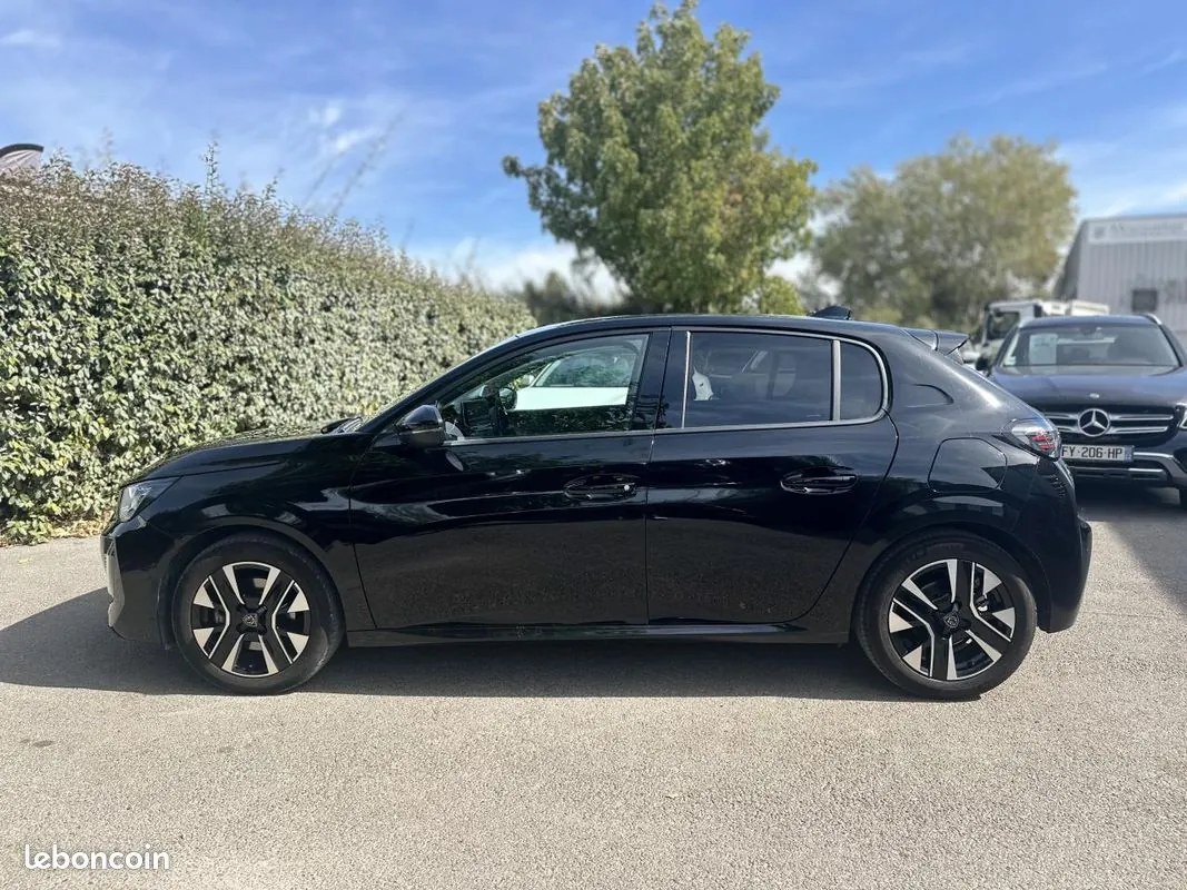 Peugeot 208 2024 photo 2