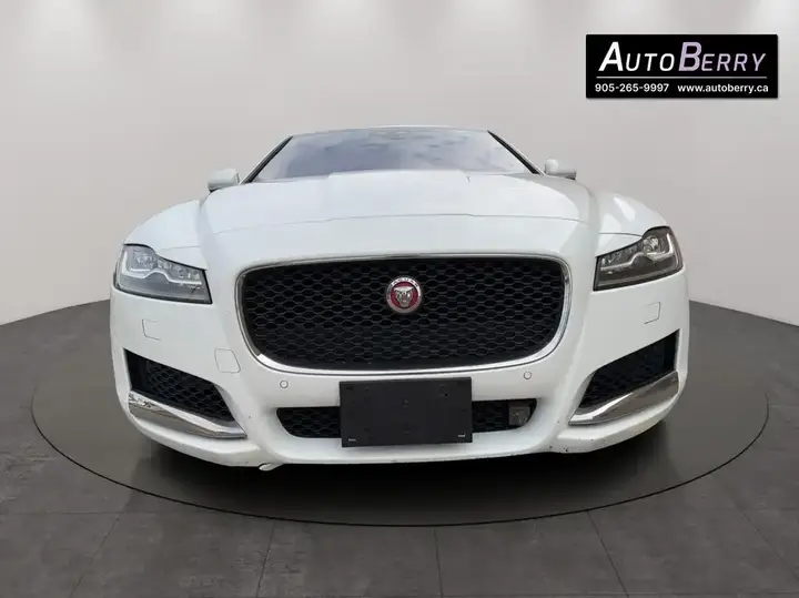 Jaguar Xf 2017 photo 3
