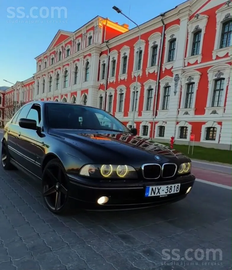 BMW 525