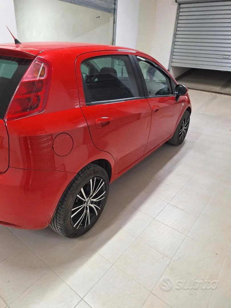 Fiat Grande Punto 2009 photo 4