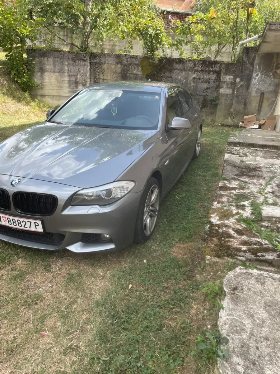 BMW 5 Series 2011 photo 2