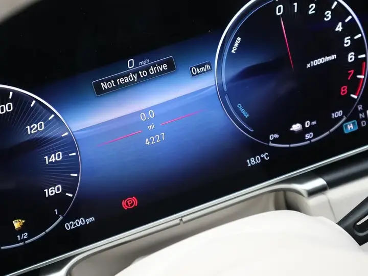 Mercedes-Benz S-Class 2025 photo 4