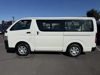 Toyota Hiace 2019 photo 3