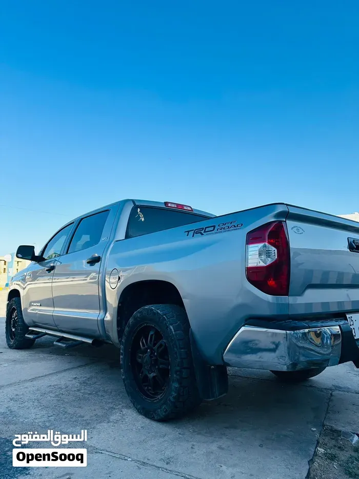 Toyota Tundra 2015 photo 2