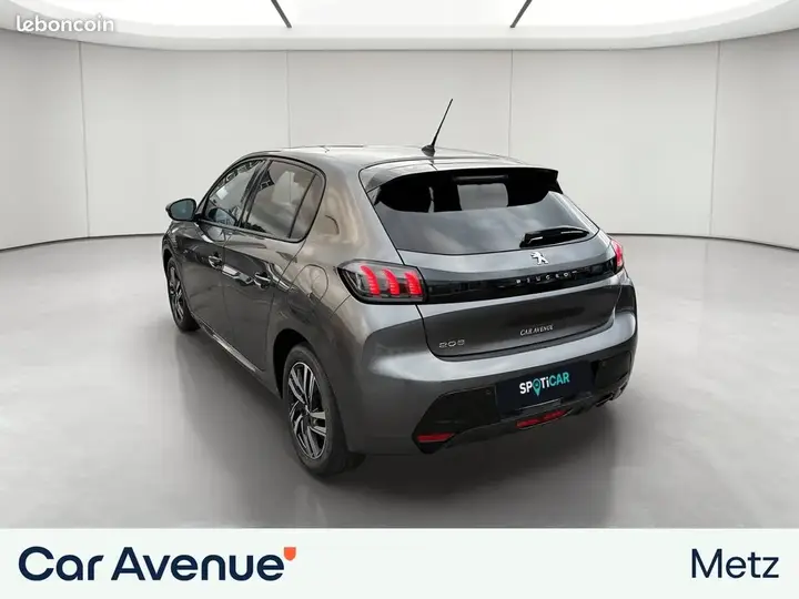 Peugeot 208 2022 photo 3