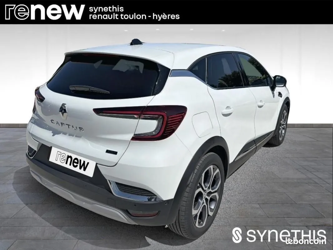 Renault Captur 2023 photo 3