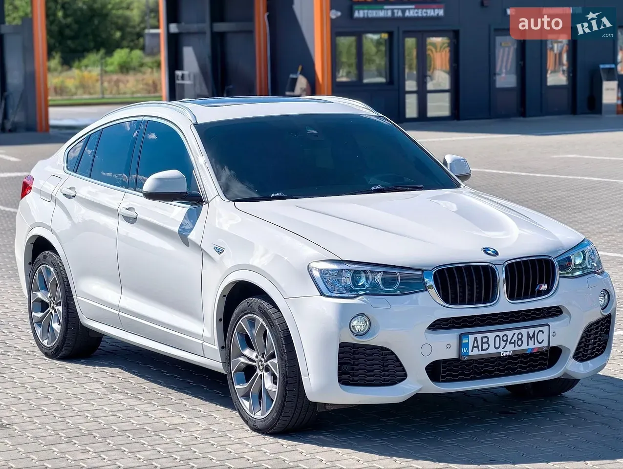 BMW X4 2016 photo 2