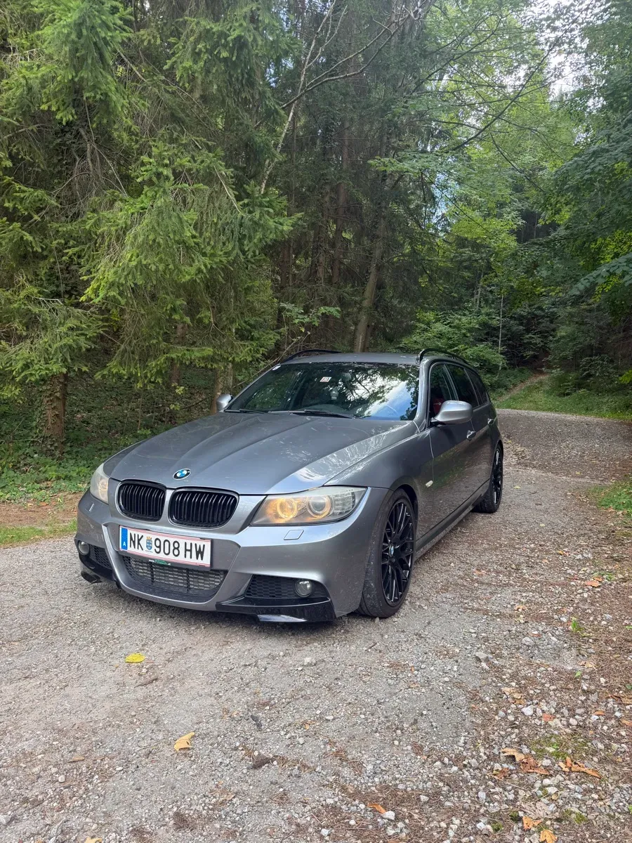 BMW 3 Series 2009 photo 2
