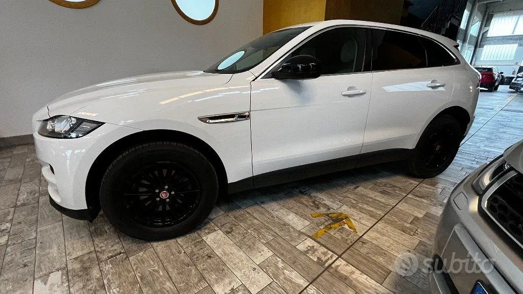 Jaguar F-Pace 2016 photo 3