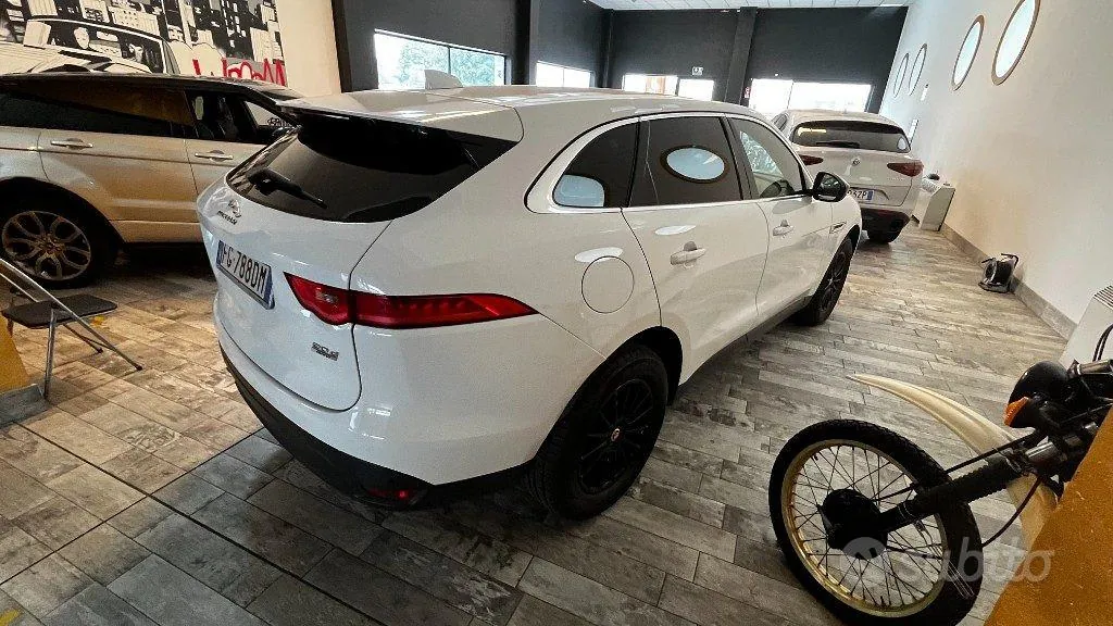 Jaguar F-Pace 2016 photo 5