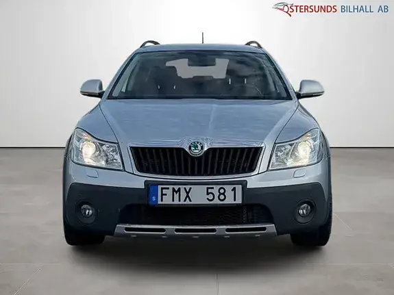 Skoda Octavia Scout 2012 photo 2