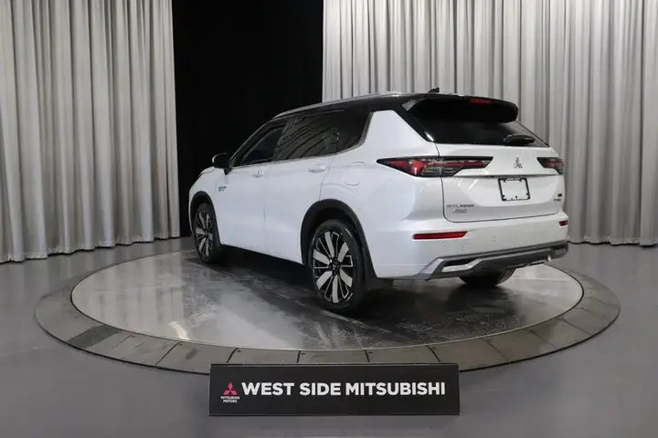 Mitsubishi Outlander 2026 photo 4