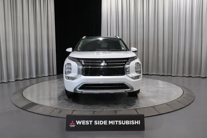 Mitsubishi Outlander 2026 photo 2