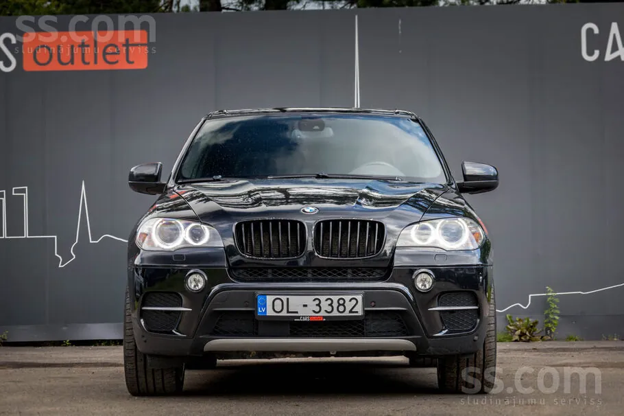 BMW X5 2010 photo 2