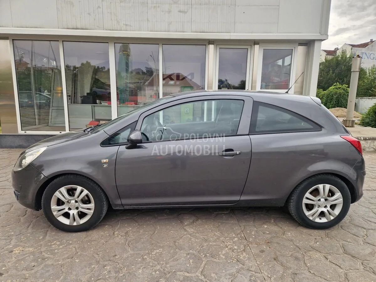 Opel Corsa D 2010 photo 3