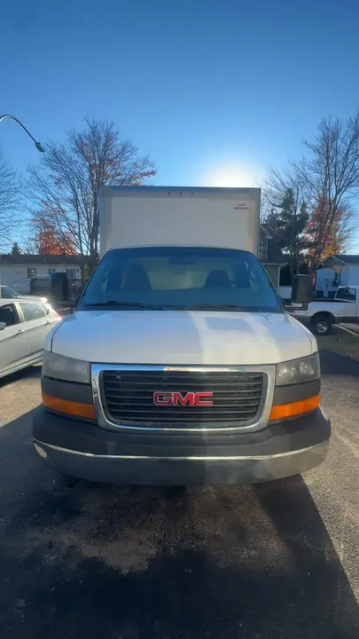 GMC Savana 2018 photo 3