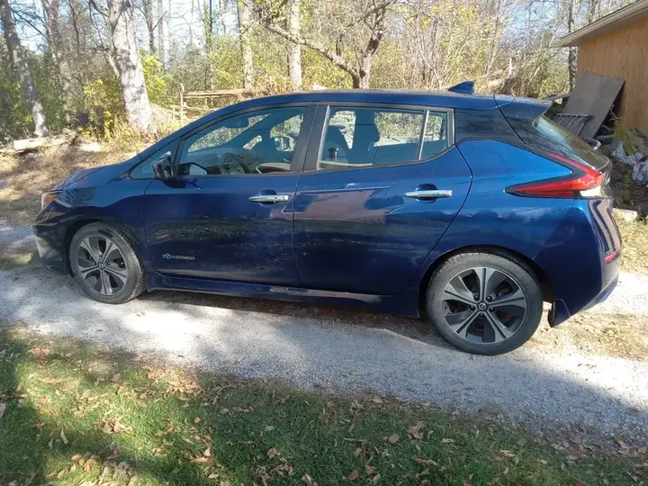 Nissan Leaf 2018 photo 2