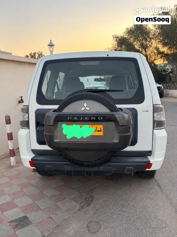 Mitsubishi Pajero 2015 photo 2