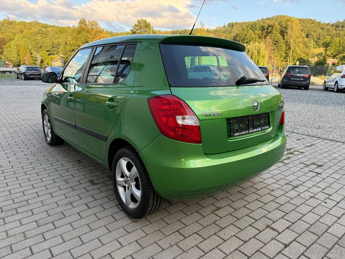 Skoda Fabia 2013 photo 2