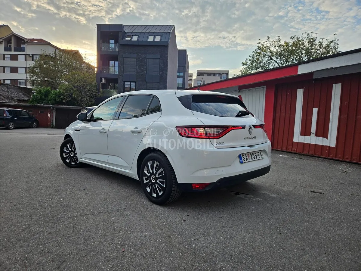 Renault Megane 2019 photo 2
