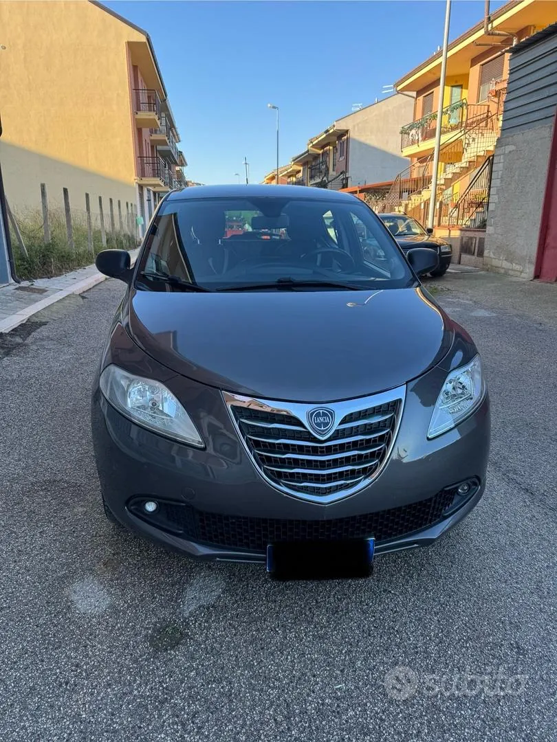 Lancia Ypsilon 2014 photo 2
