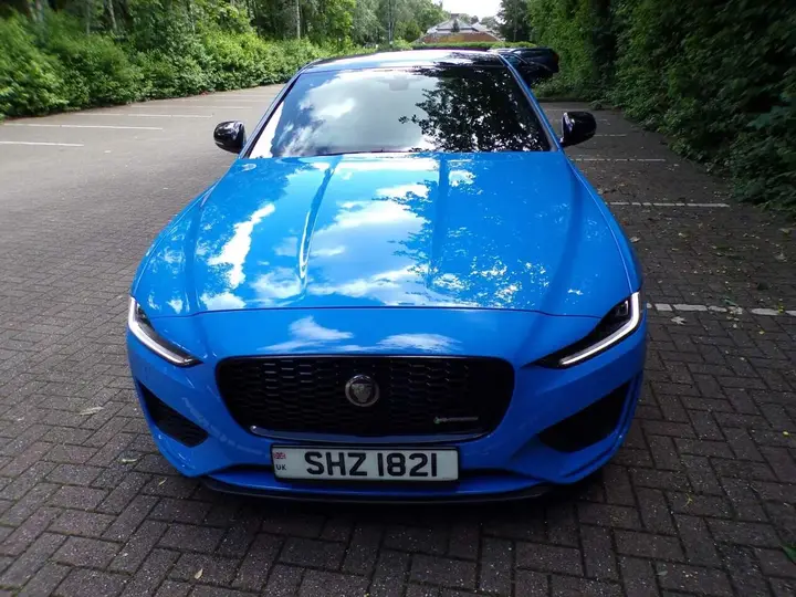 Jaguar Xe 2020 photo 2
