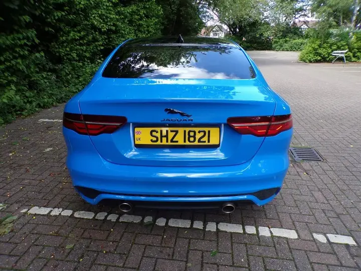 Jaguar Xe 2020 photo 5
