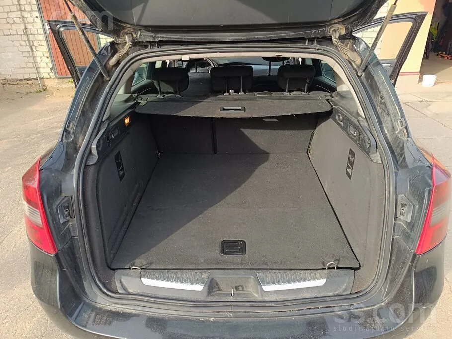 Renault Laguna 2010 photo 5