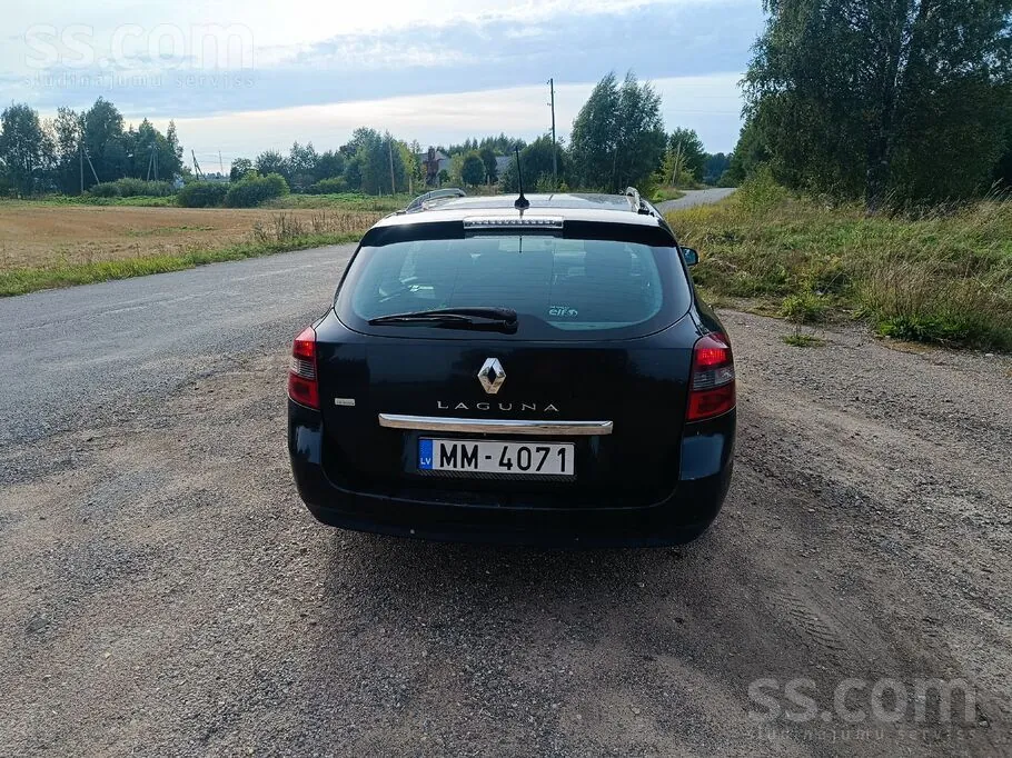 Renault Laguna 2010 photo 3