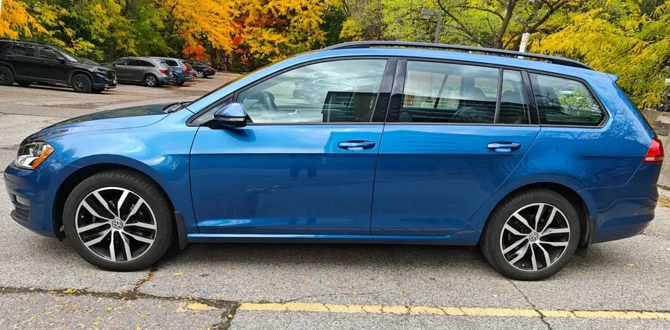 Volkswagen Golf Sportwagen 2017 photo 2
