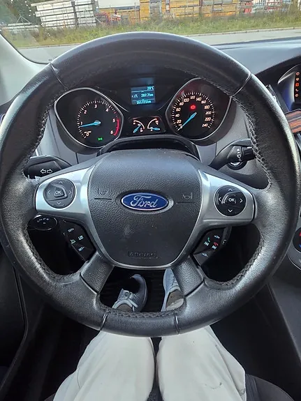Ford Focus 2011 photo 4