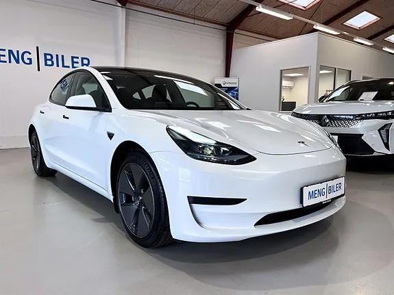 Tesla Model 3 2023 photo 3