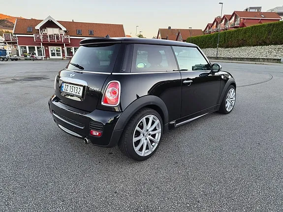 Mini Cooper 2011 photo 2