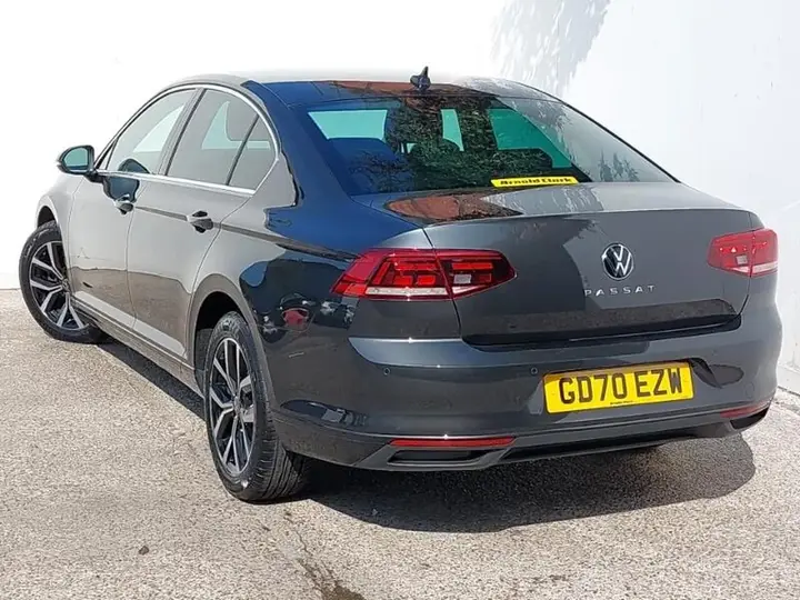 Volkswagen Passat 2020 photo 2